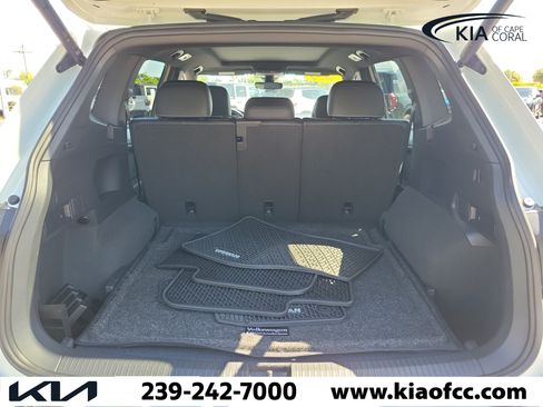 Used 2024 Volkswagen Tiguan SE R-Line AWD/4WD image 11