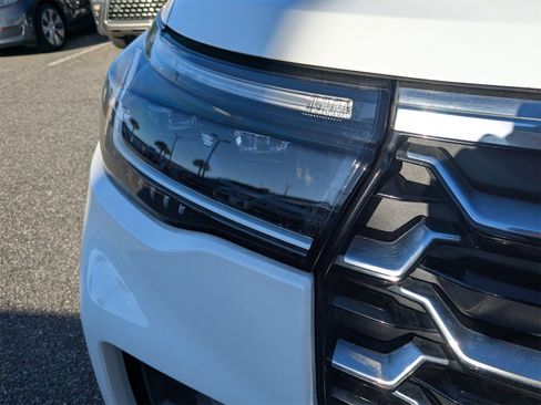 Used 2025 Ford Explorer Platinum w/ Ultimate Package image 10