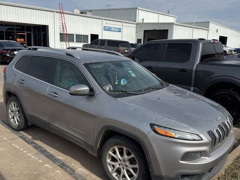 Used 2016 Jeep Cherokee Latitude image 15