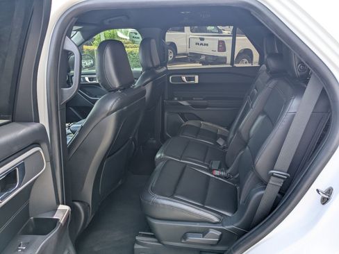 Used 2020 Ford Explorer XLT w/ Equipment Group 202A AWD/4WD image 30
