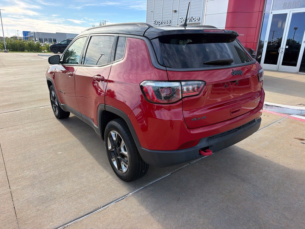 Used 2018 Jeep Compass Trailhawk w/ Leather Interior Group AWD/4WD image 3