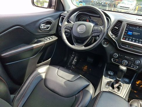 Used 2020 Jeep Cherokee Trailhawk w/ Cold Weather Group AWD/4WD image 15