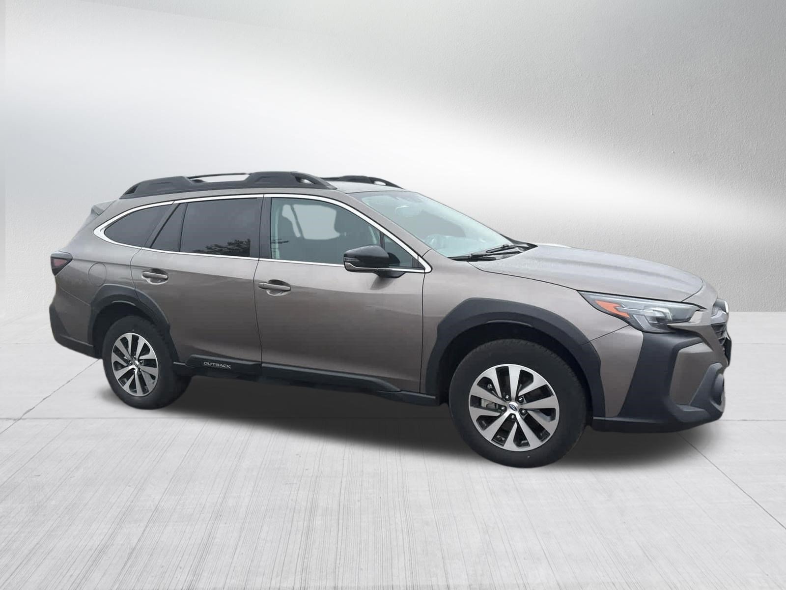 Used 2024 Subaru Outback Premium AWD/4WD image 2