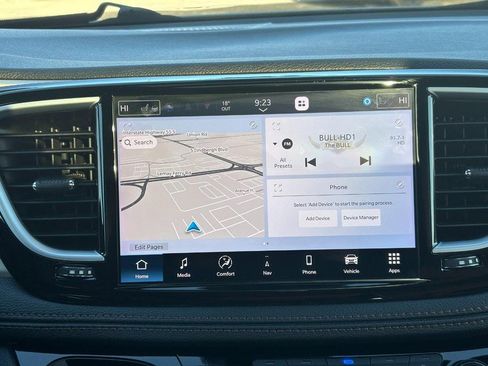 Used 2024 Chrysler Pacifica Pinnacle w/ Trailer Tow Group image 23