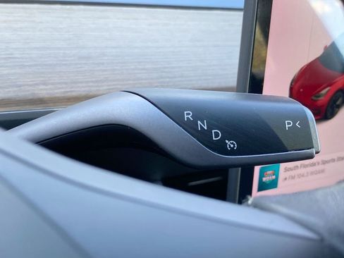 Used 2018 Tesla Model 3 Long Range image 15