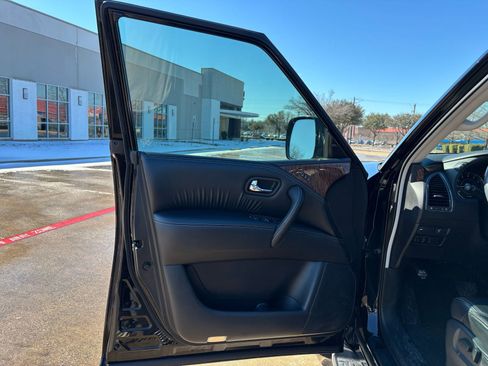 Used 2018 Nissan Armada SL w/ Premium Package image 12