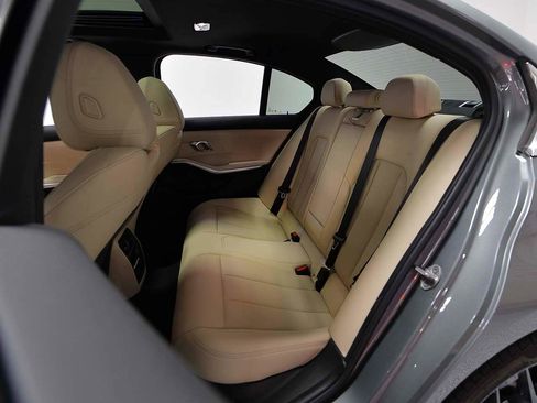 Certified 2025 BMW 330i 330i w/ Convenience Package image 10