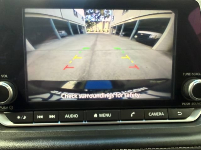 Used 2025 Nissan Rogue SV FWD image 23