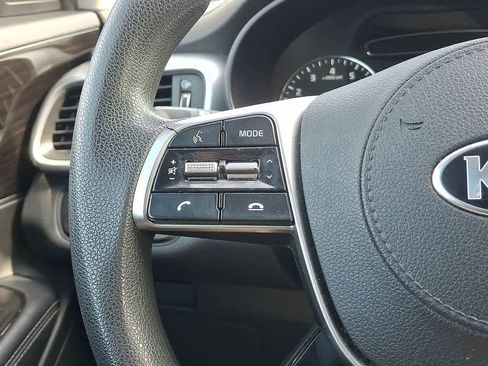 Used 2019 Kia Sorento LX V6 image 17