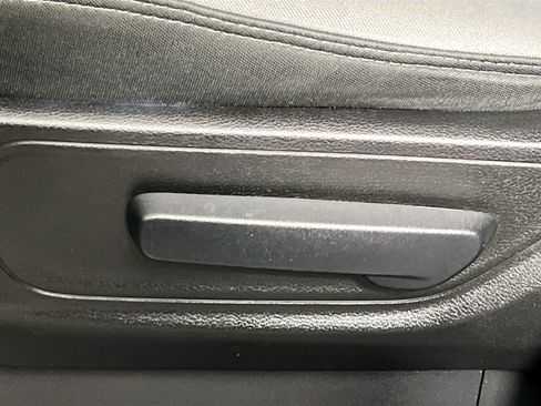 Used 2020 RAM 1500 Big Horn RWD image 15