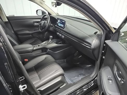 Used 2023 Honda HR-V EX-L image 16