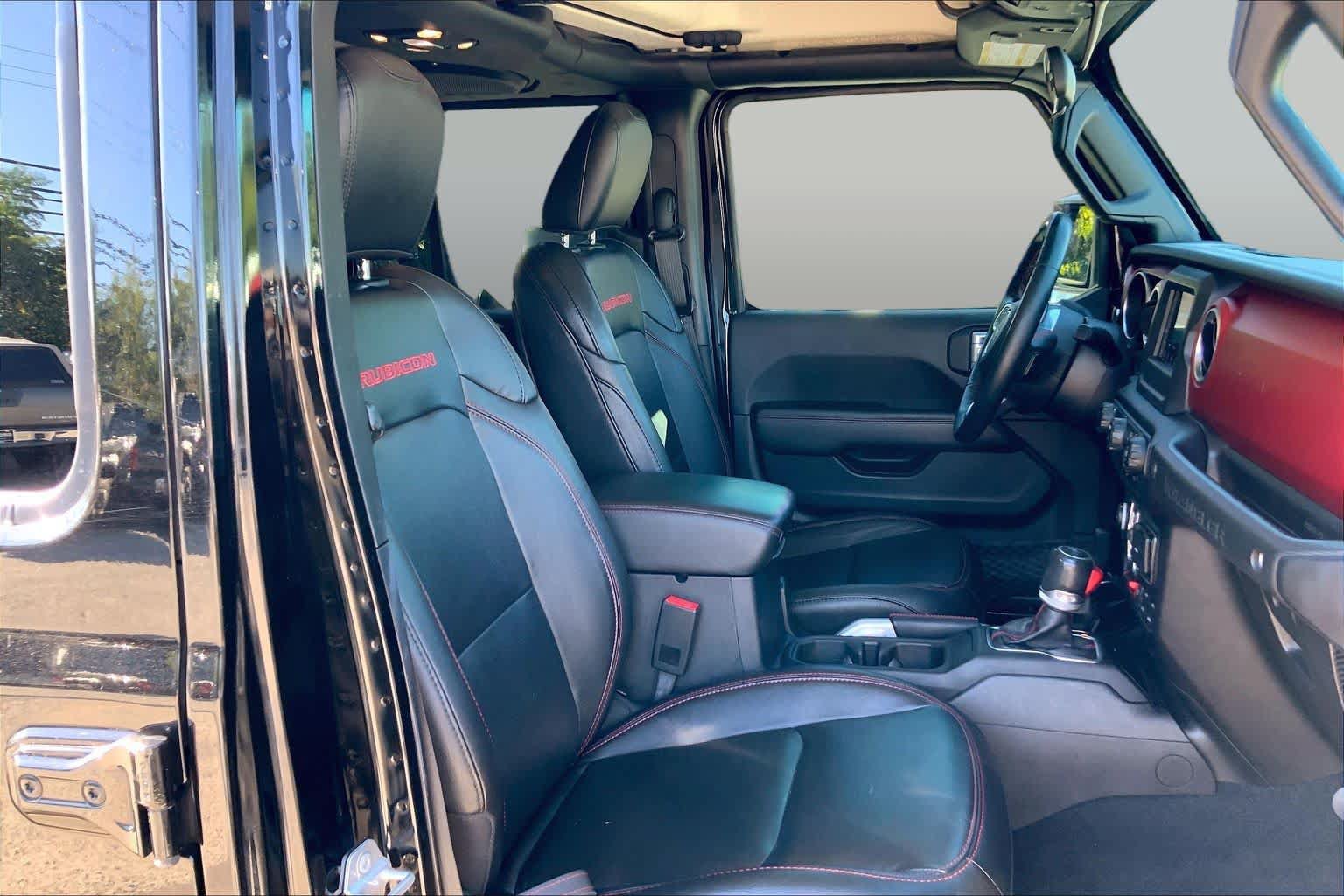 Used 2020 Jeep Wrangler Unlimited Rubicon w/ Cold Weather Group AWD/4WD image 9