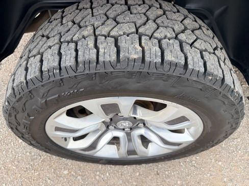 Used 2022 RAM 1500 Limited w/ Off-Road Group AWD/4WD image 10