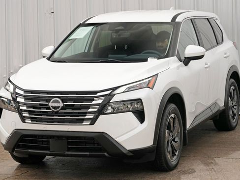 Used 2024 Nissan Rogue SV image 42