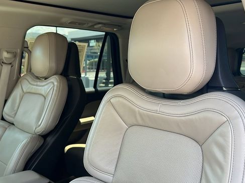 Certified 2024 Lincoln Navigator L Reserve AWD/4WD image 16