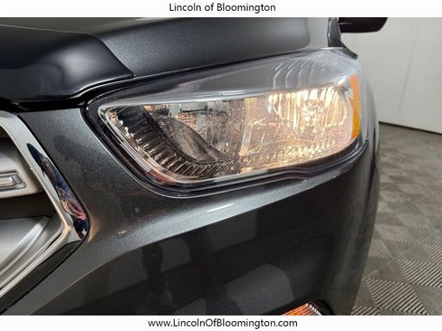 Used 2019 Ford Escape SE image 36