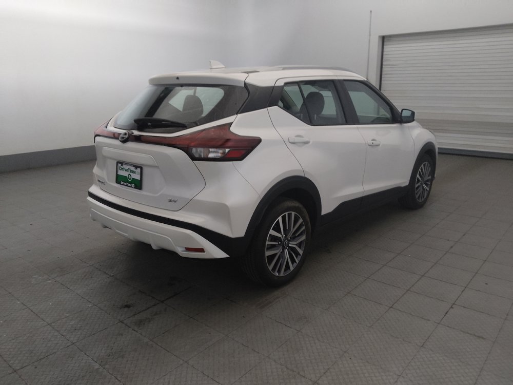 Used 2024 Nissan Kicks SV FWD image 9