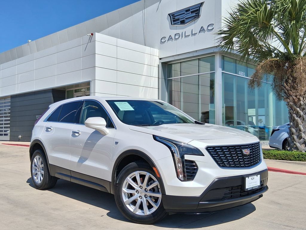 Used 2023 Cadillac XT4 Luxury FWD image 1