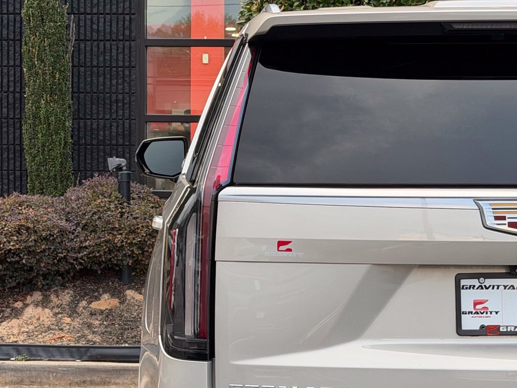 Used 2023 Cadillac Escalade Luxury RWD image 15