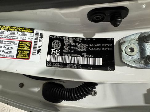 Used 2018 Toyota Sequoia Platinum AWD/4WD image 47