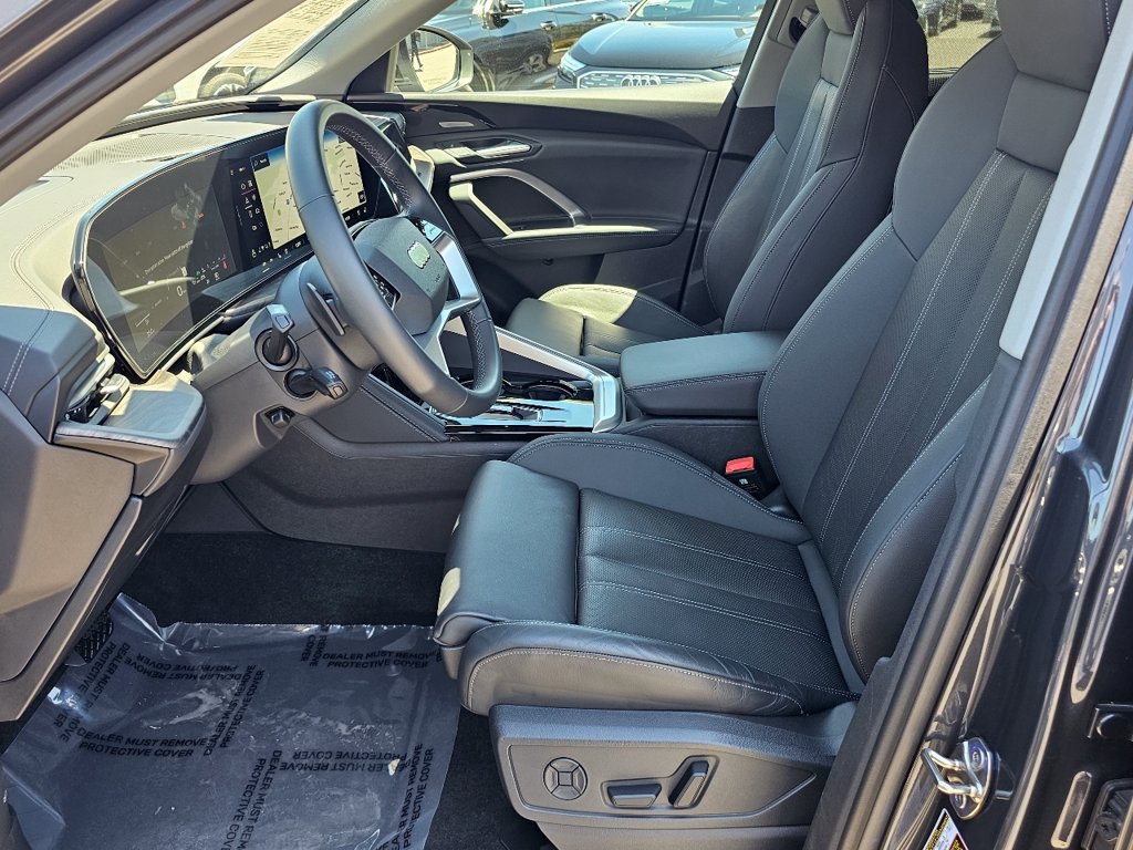 Used 2025 Audi Q5 Premium Plus w/ Premium Plus AWD/4WD image 2