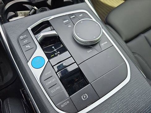 Used 2025 BMW i4 eDrive40 w/ Premium Package image 12