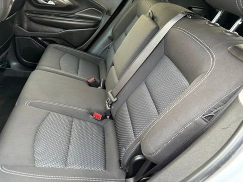 Used 2023 GMC Terrain SLE w/ Driver Convenience Package image 8