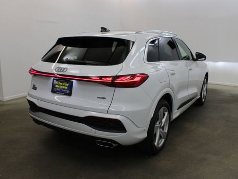 New 2025 Audi Q5 Prestige image 5