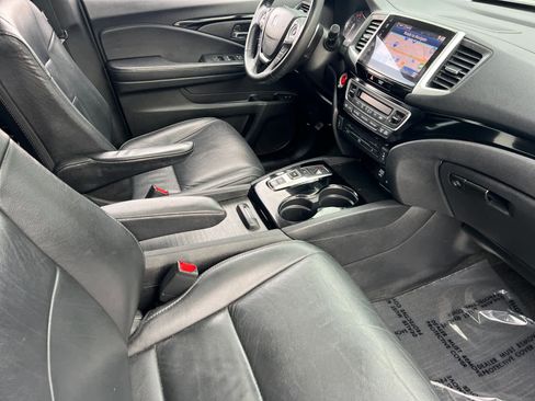 Used 2018 Honda Pilot Touring image 19