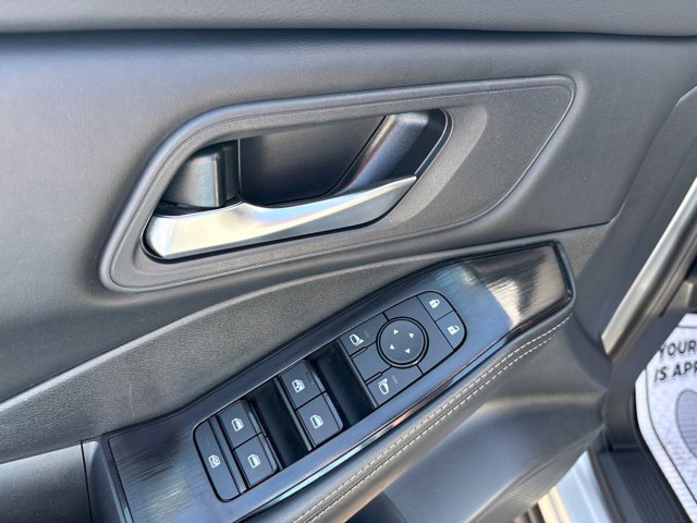 Used 2024 Nissan Rogue SV FWD image 22