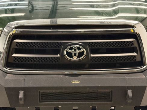 Used 2010 Toyota Tundra 4x4 Double Cab Long Bed image 5