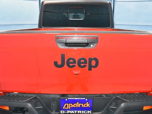 Used 2022 Jeep Gladiator Sport AWD/4WD image 25