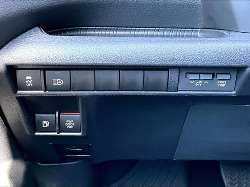 Used 2025 Toyota Sienna XSE AWD/4WD image 35