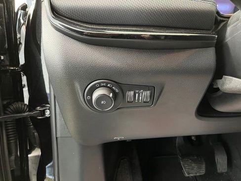 Used 2026 Jeep Compass Limited image 18