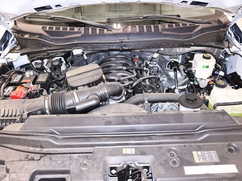 Certified 2022 Ford F550 2WD Regular Cab Super Duty image 38