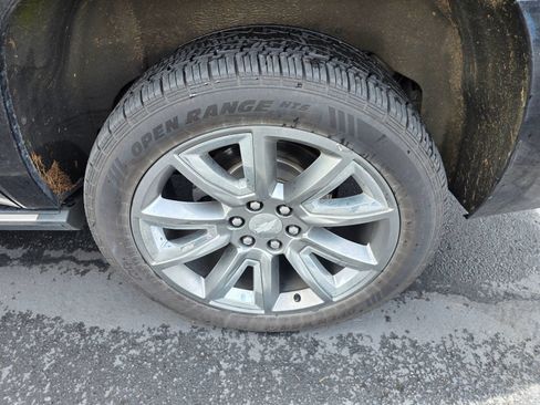 Used 2016 Chevrolet Suburban LTZ AWD/4WD image 9
