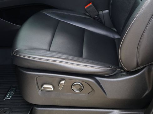 Certified 2023 Cadillac Escalade ESV Luxury RWD image 19
