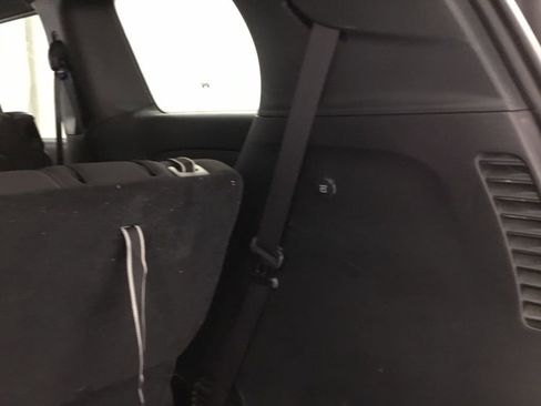 Used 2023 Chrysler Pacifica Touring image 16