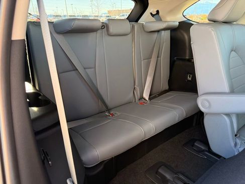 Used 2026 Toyota Highlander XLE image 28
