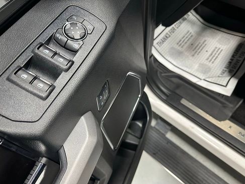 Used 2018 Ford F150 Platinum w/ Equipment Group 701A Luxury image 9