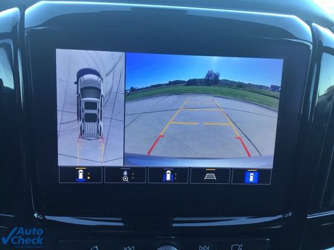 Used 2023 Chevrolet Traverse RS image 44