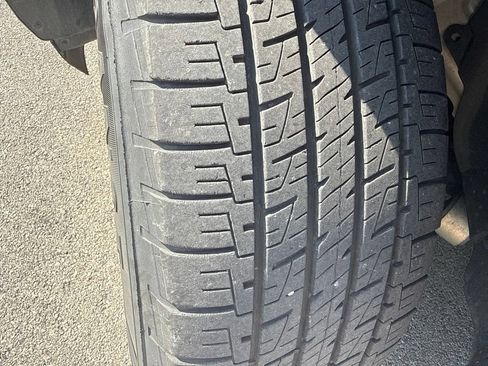 Used 2017 Ford Explorer XLT AWD/4WD image 9