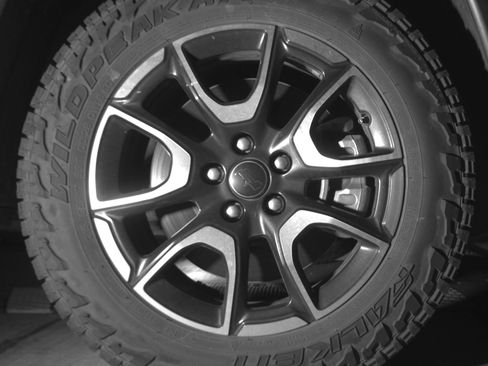 Used 2025 Jeep Compass Trailhawk AWD/4WD image 13