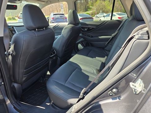 Used 2025 Subaru Outback Limited image 11