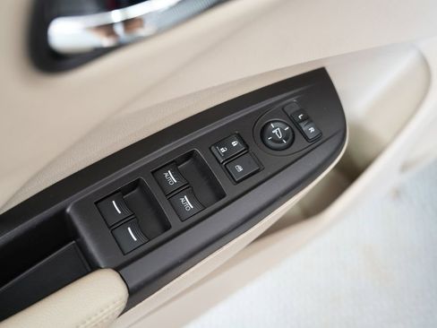 Used 2015 Acura RDX AWD w/ Technology Package image 40