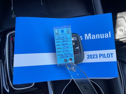 Used 2023 Honda Pilot Elite image 10
