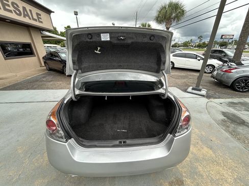 Used 2011 Nissan Altima 2.5 S FWD image 10
