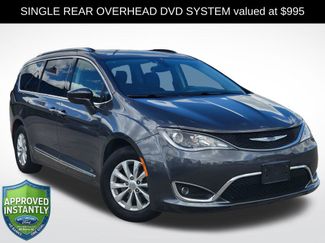 Used 2019 Chrysler Pacifica Touring-L FWD video 1