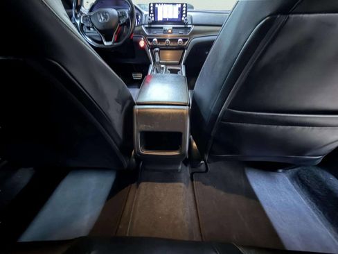 Used 2018 Honda Accord Sport image 23