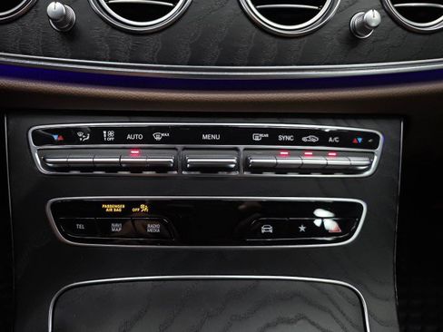 Used 2021 Mercedes-Benz E 350 4MATIC Sedan image 30
